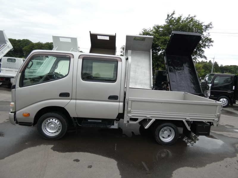 H251.2トン Wキャブ平ボディー三方開|中古トラックの販売・買取・査定のアイナビ