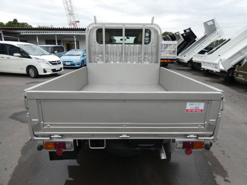 H251.2トン Wキャブ平ボディー三方開|中古トラックの販売・買取・査定のアイナビ
