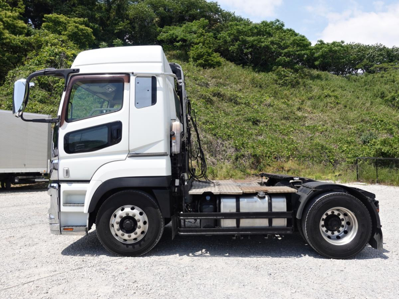 車検R9年1月30日までトレーラーヘッドトラクター|中古トラックの販売・買取・査定のアイナビ