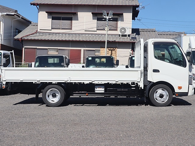 平ボディ 積載2t ワイドロング　全低床 車両総重量4965Kg|中古トラックの販売・買取・査定のアイナビ