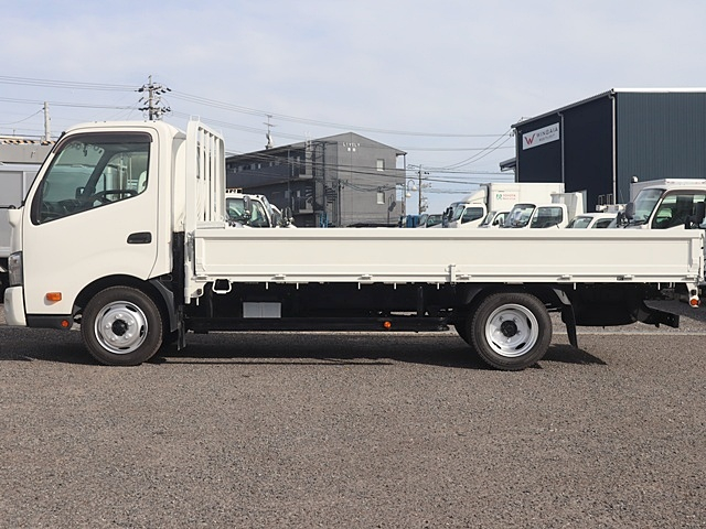 平ボディ　2t　ワイドロング　全低床　車両総重量4965kg|中古トラックの販売・買取・査定のアイナビ