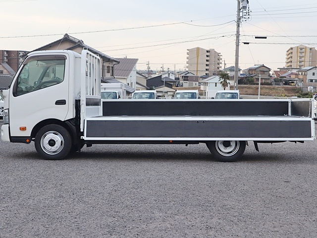 平ボディ　2t　ワイドロング全低床　車両総重量4965KG|中古トラックの販売・買取・査定のアイナビ