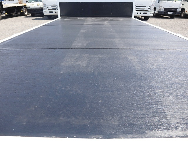 平ボディ　積載2t　標準10尺全低床　車両総重量4415KG|中古トラックの販売・買取・査定のアイナビ