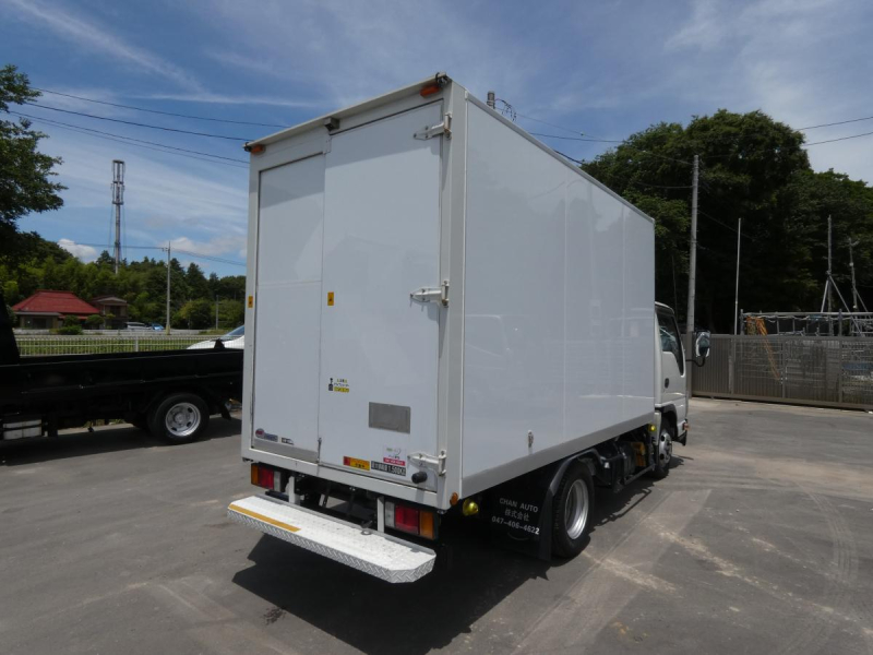 H 25 1.5トン パネルバン オートマ|中古トラックの販売・買取・査定のアイナビ