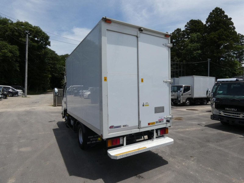 H 25 1.5トン パネルバン オートマ|中古トラックの販売・買取・査定のアイナビ