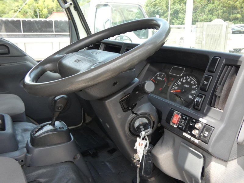 H 25 1.5トン パネルバン オートマ|中古トラックの販売・買取・査定のアイナビ