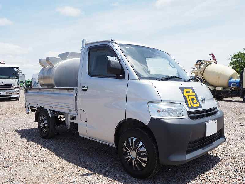 トヨタタウンエーストラック4WD書類有タンクローリー700L|中古トラックの販売・買取・査定のアイナビ
