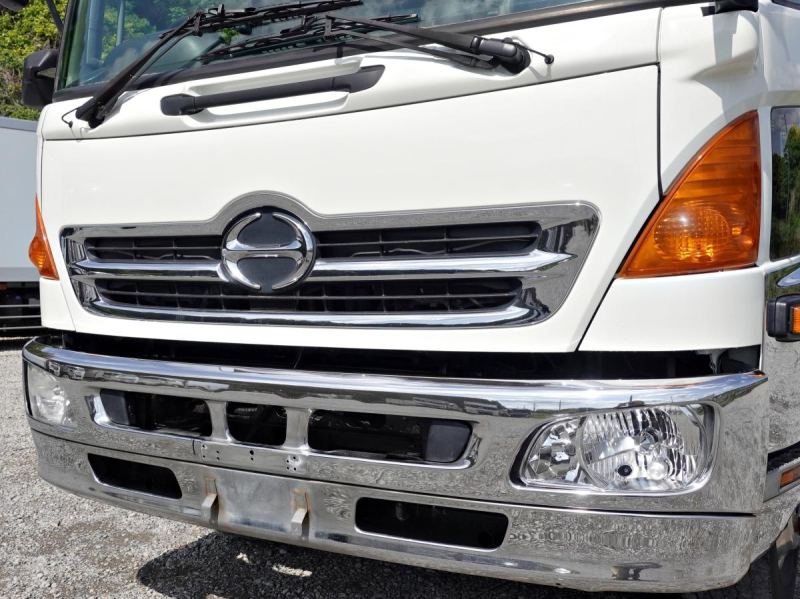 ワイドベット増トン積載7.6t平ボディー|中古トラックの販売・買取・査定のアイナビ