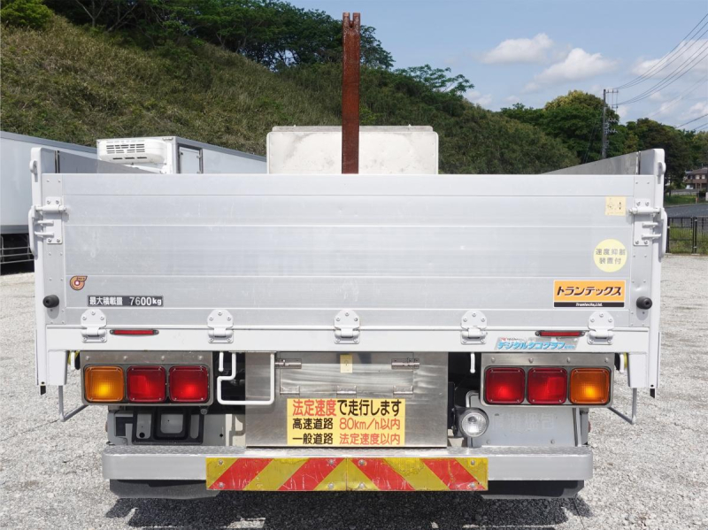 ワイドベット増トン積載7.6t平ボディー|中古トラックの販売・買取・査定のアイナビ