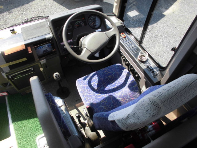 中型バス42人乗り9Mスイング自動ドア貫通トランク2本|中古トラックの販売・買取・査定のアイナビ