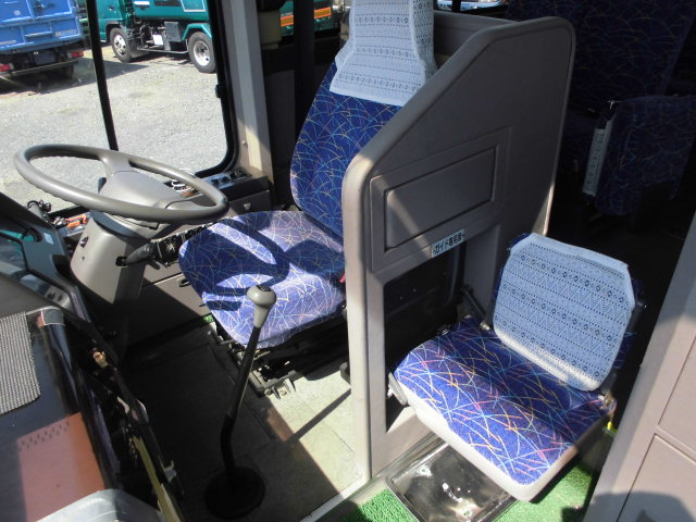 中型バス42人乗り9Mスイング自動ドア貫通トランク2本|中古トラックの販売・買取・査定のアイナビ
