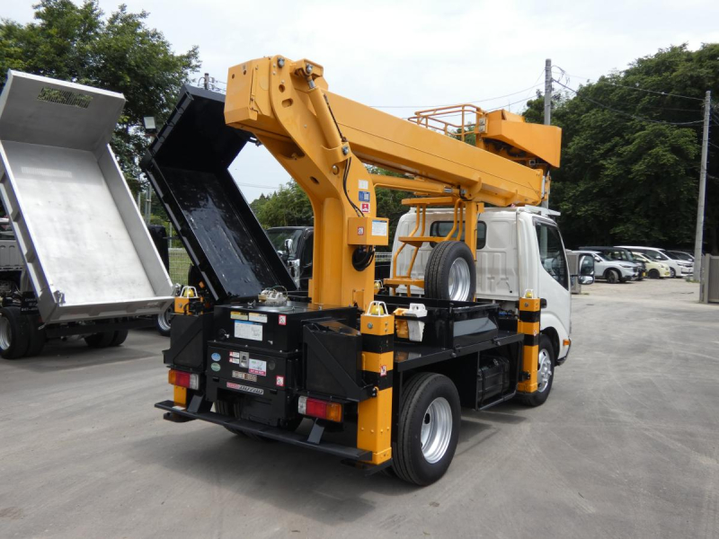 H25 高所作業車 オートマ　260604|中古トラックの販売・買取・査定のアイナビ