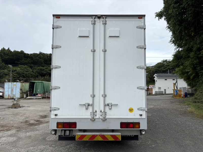 H28年式、プロフィア、タンク車、車検付|中古トラックの販売・買取・査定のアイナビ