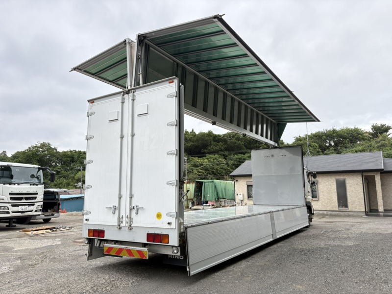 H28年式、プロフィア、タンク車、車検付|中古トラックの販売・買取・査定のアイナビ