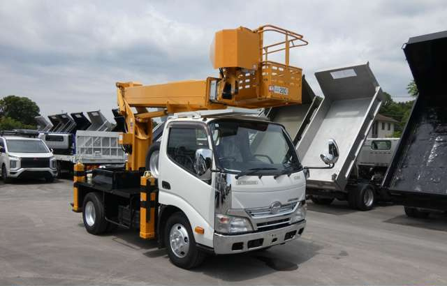 H25 高所作業車 オートマ　260604|中古トラックの販売・買取・査定のアイナビ