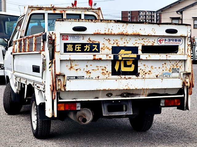 平ボディ　パワーリフト付　積載700kg|中古トラックの販売・買取・査定のアイナビ