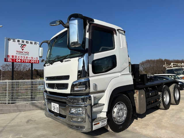 トレーラーヘッドPTO式2デフメッキパーツ車検R9年3月|中古トラックの販売・買取・査定のアイナビ