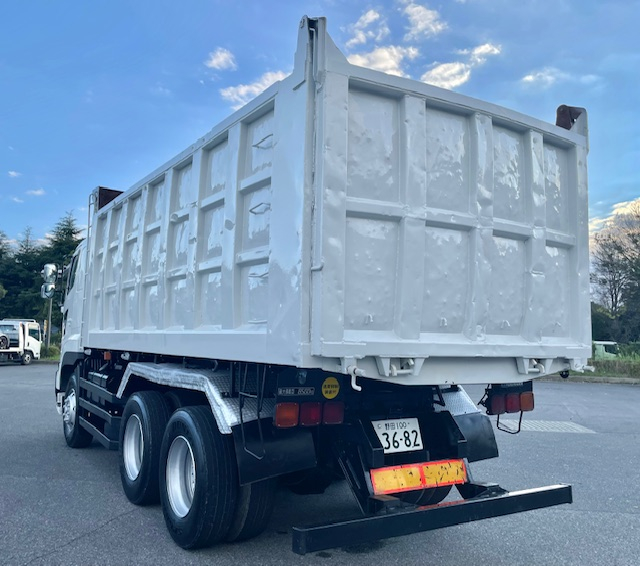 深ダンプ550×230ワンオーナーAdblue無し58万km土砂禁|中古トラックの販売・買取・査定のアイナビ