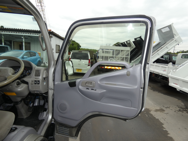 H25　1.2トン Wキャブ　平ボディー　三方開　ダイナ　260509|中古トラックの販売・買取・査定のアイナビ