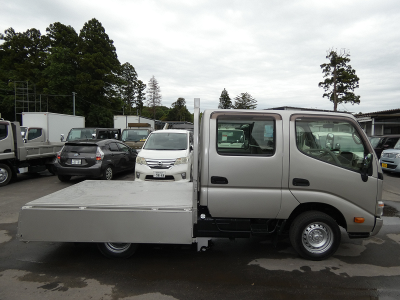 H25　1.2トン Wキャブ　平ボディー　三方開　ダイナ　260509|中古トラックの販売・買取・査定のアイナビ