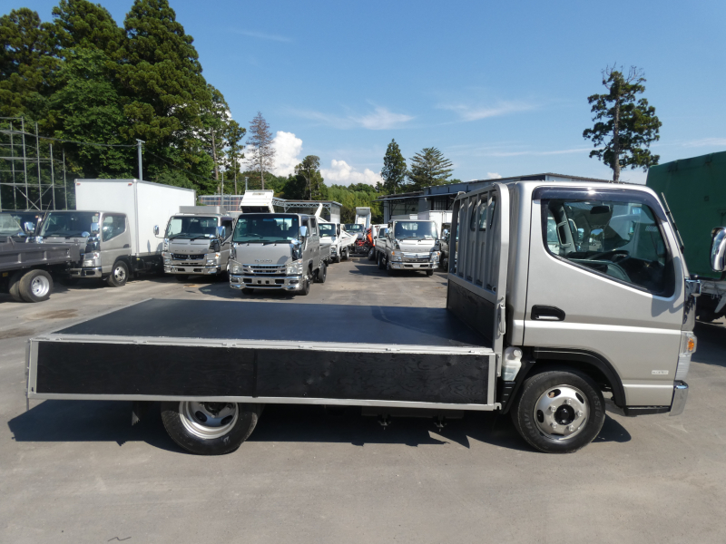 H28　2トン　平ボディ　260603|中古トラックの販売・買取・査定のアイナビ