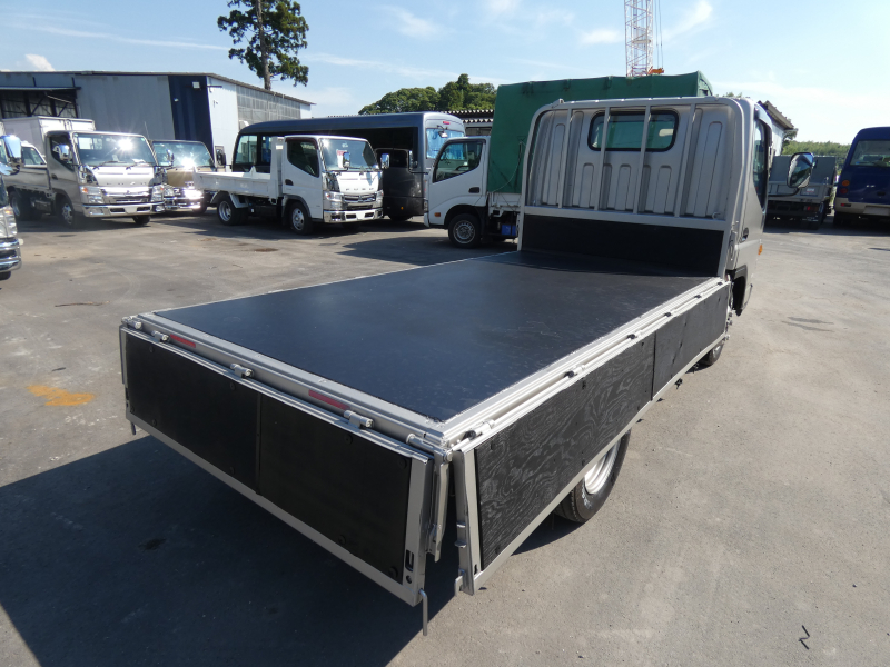 H28　2トン　平ボディ　260603|中古トラックの販売・買取・査定のアイナビ