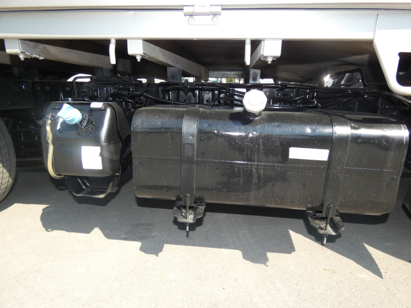 H28　2トン　平ボディ　260603|中古トラックの販売・買取・査定のアイナビ