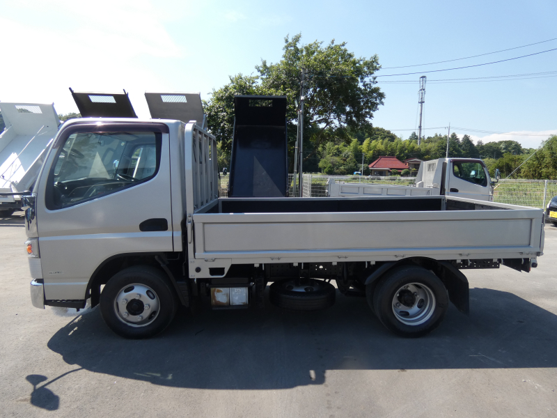 H28　2トン　平ボディ　260603|中古トラックの販売・買取・査定のアイナビ
