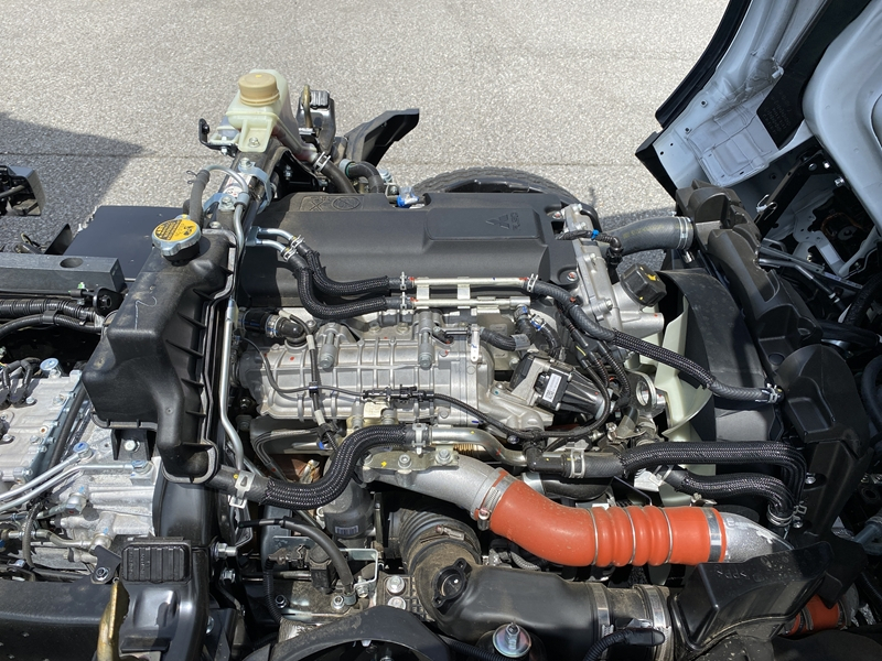 全低床　4ナンバー　新明和工業　積載3,000kg　DUONIC|中古トラックの販売・買取・査定のアイナビ