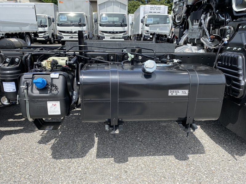 全低床　4ナンバー　新明和工業　積載3,000kg　DUONIC|中古トラックの販売・買取・査定のアイナビ