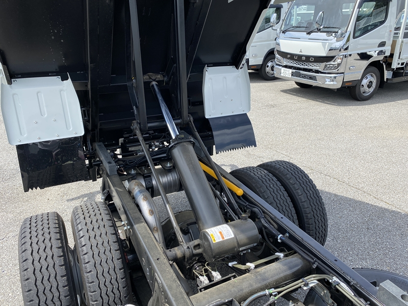 全低床　4ナンバー　新明和工業　積載3,000kg　DUONIC|中古トラックの販売・買取・査定のアイナビ