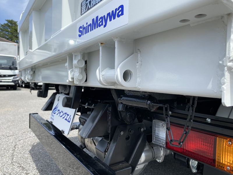 全低床　4ナンバー　新明和工業　積載3,000kg　DUONIC|中古トラックの販売・買取・査定のアイナビ