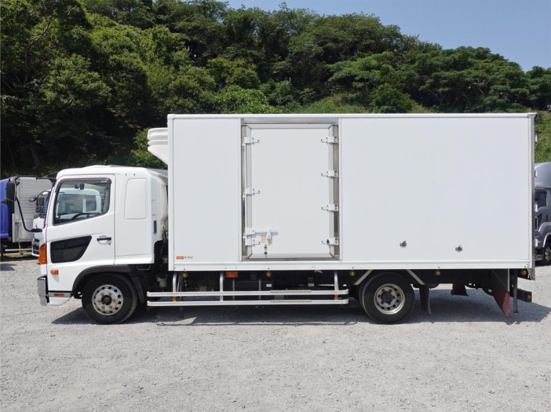 ワイド低温冷蔵冷凍|中古トラックの販売・買取・査定のアイナビ