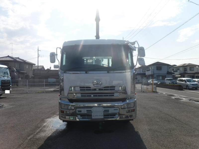 H.28(2016)年UDトラックスクオンコンテナ車リターダ2デフ|中古トラックの販売・買取・査定のアイナビ
