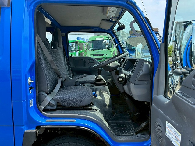 保証対象車両Wキャブ150馬力5速マニュアルMT1.5t5t|中古トラックの販売・買取・査定のアイナビ