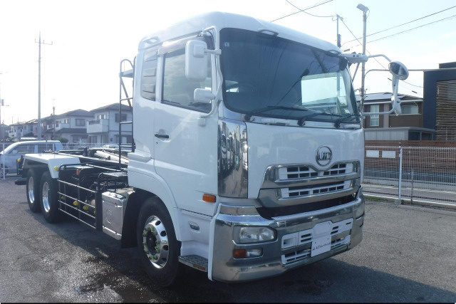H.28(2016)年UDトラックスクオンコンテナ車リターダ2デフ|中古トラックの販売・買取・査定のアイナビ