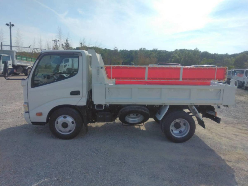 H25年　デュトロ 3t 高床 強化ダンプ　No.1062|中古トラックの販売・買取・査定のアイナビ