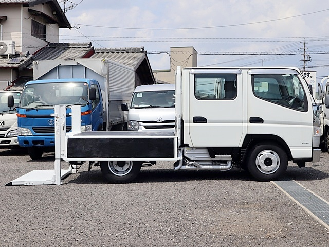Wキャブ　積載1.2t　垂直式パワーゲート　6人乗　4WD|中古トラックの販売・買取・査定のアイナビ