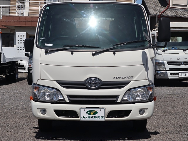 Wキャブ　積載1.2t　ジャストロー　車両総重量3420KG|中古トラックの販売・買取・査定のアイナビ