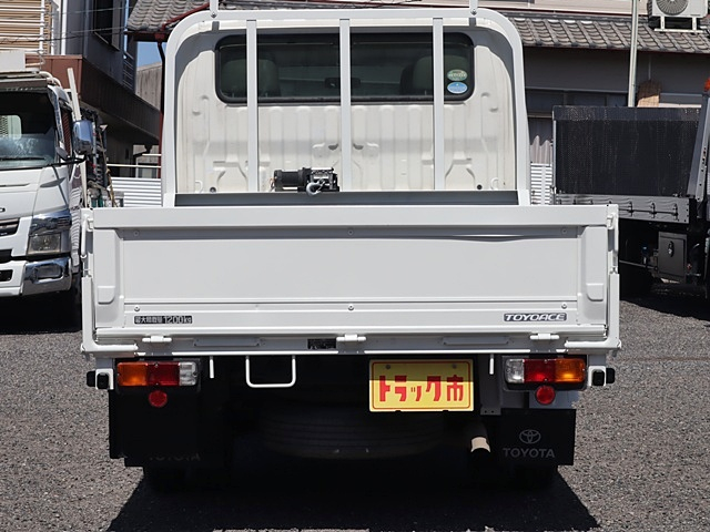 Wキャブ　積載1.2t　ジャストロー　車両総重量3420KG|中古トラックの販売・買取・査定のアイナビ