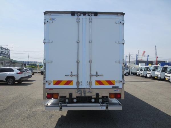 三菱ファイター冷蔵冷凍車ゲート付|中古トラックの販売・買取・査定のアイナビ