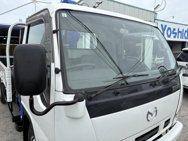 H18 タイタン　3.9t　3段クレーン　ラジコン付|中古トラックの販売・買取・査定のアイナビ