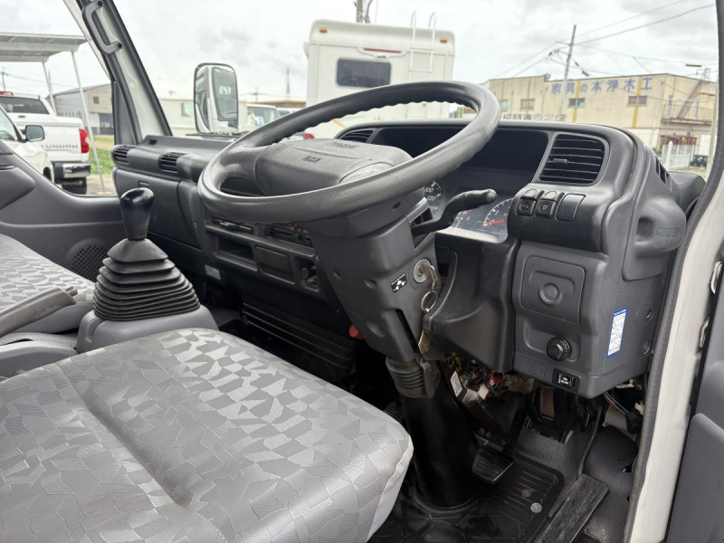 H18 タイタン　3.9t　3段クレーン　ラジコン付|中古トラックの販売・買取・査定のアイナビ