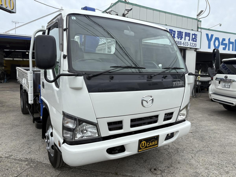 H18 タイタン　3.9t　3段クレーン　ラジコン付|中古トラックの販売・買取・査定のアイナビ