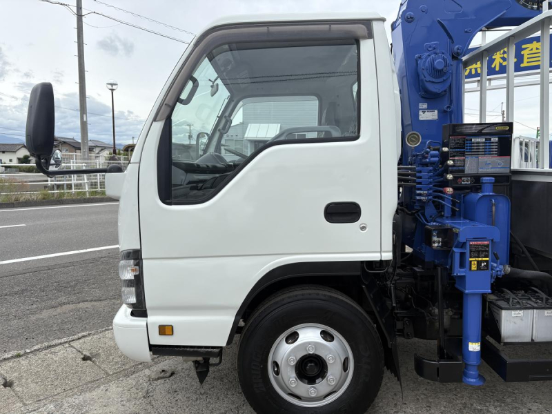 H18 タイタン　3.9t　3段クレーン　ラジコン付|中古トラックの販売・買取・査定のアイナビ