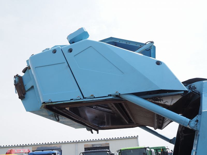 いすゞ エルフ 富士車輛製 プレス式パッカー 塵芥車|中古トラックの販売・買取・査定のアイナビ