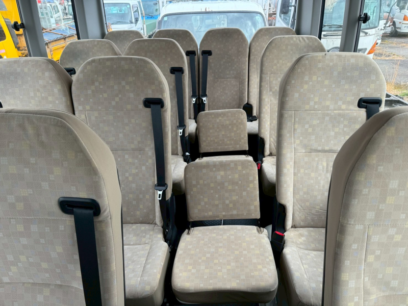 トヨタ バス|中古トラックの販売・買取・査定のアイナビ