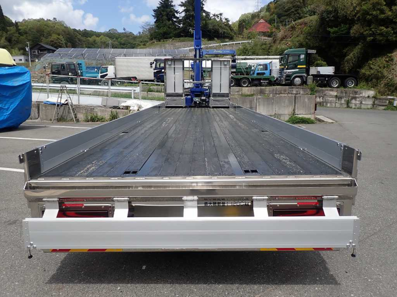 3軸　低床　タダノ　4段　ウィンチ　エアサス　ステンレス多用|中古トラックの販売・買取・査定のアイナビ