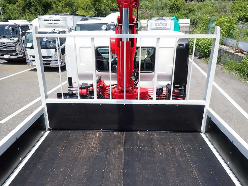 増トン　7.8t　ユニック　4段　ワイドキャブ　240PS　6速|中古トラックの販売・買取・査定のアイナビ