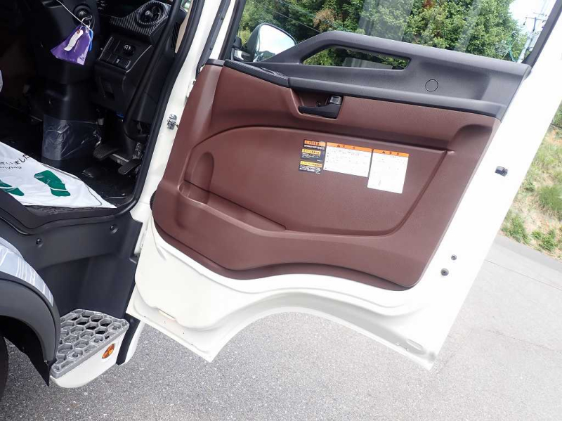増トン　7.8t　ユニック　4段　ワイドキャブ　240PS　6速|中古トラックの販売・買取・査定のアイナビ